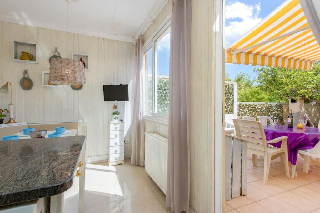 S46-Casa De Vacaciones Climatizada Con Piscina, En El Centro Junto Al Mar, Barbacoa Y Wiifi Empuriabrava Exterior photo